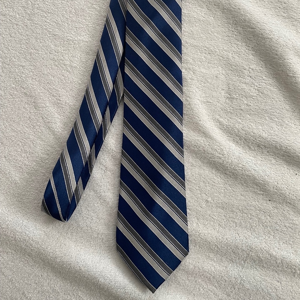 Chaps Blue and Silver Striped Silk Neck Tie
